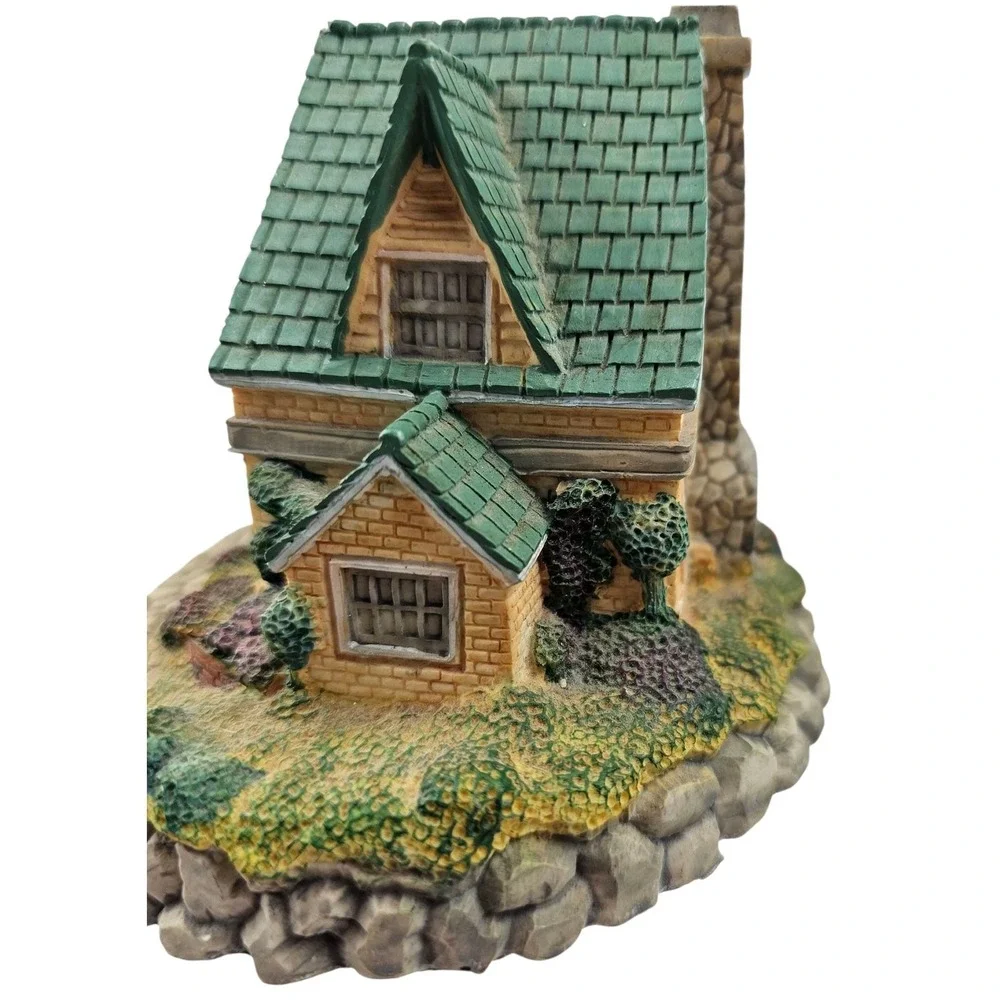 Yorkshire House Olde‎ Englands Classic Cottages Miniature Figurine 1994 Vintage